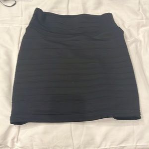 Un deux trois TIGHT SKIRT. KIDS MEDIUM. SO SO CUTE.